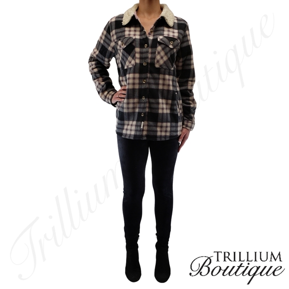 Soho Threads Black Wood Rose Plush Shirt Jacket - Picture 2 of 7